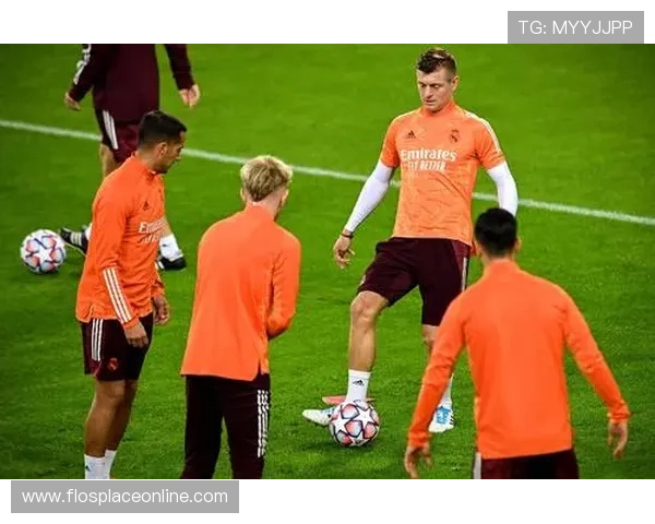 足球直播真人版创新内容呈现，开启足球娱乐新纪元